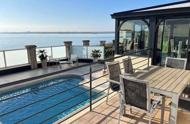 Beach mansion directly by the sea + pirvat pool - stone´s throw enter the beach