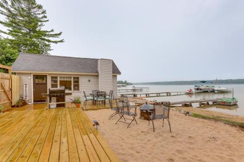 Beach Access and Dock Little Traverse Lake Cottage!
