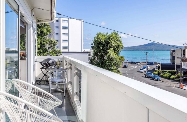 BEACH almost on your doorstep! Avail longer term