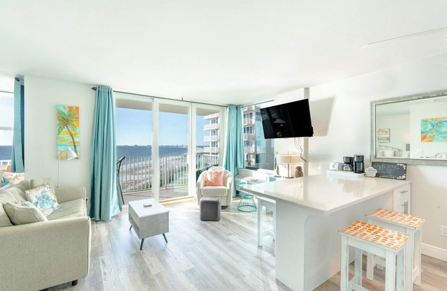 ☀️ Beach Front with Great Amenities - Estero Beach & Tennis 807-C ☀️