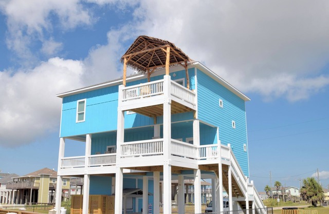 BEACH HANSON 3 NEW Construction with pool and spa