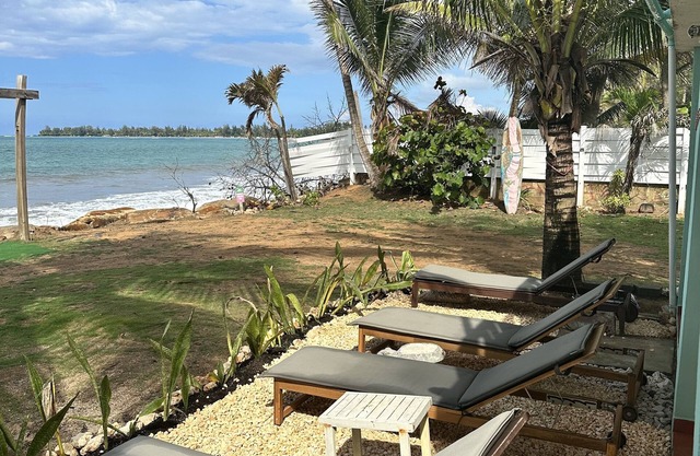 Beach House #marymiel w/ Gazebo, BBQ. Private Beach Access sleeps 10