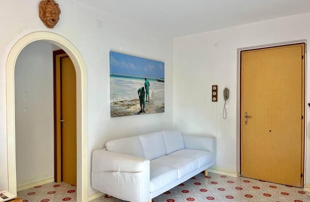 Beach house with private garden and parking