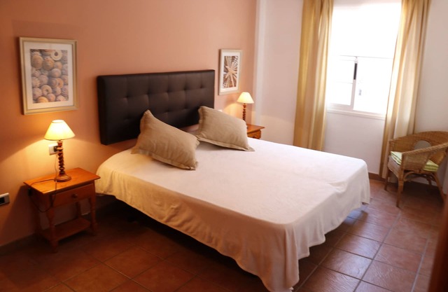 Beach Playa de San Juan for up to 3 persons with WiFI, near the sea.