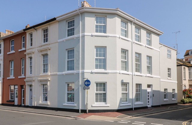 BEACH ROSE, family friendly, country holiday cottage in Teignmouth