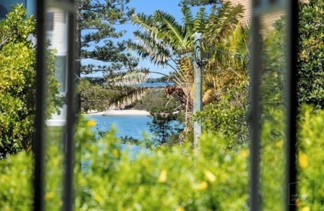 Beach Views from Front Door- Central Caloundra!