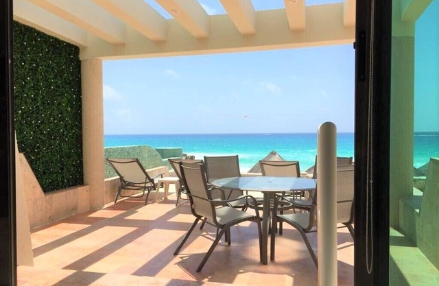 Beach Villa with terrace overlooking the Caribbean w/private entrance to beach