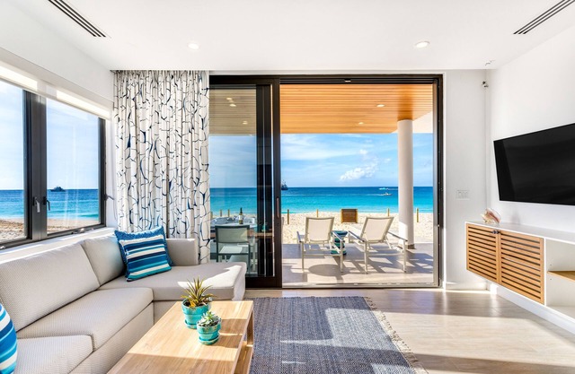 Beachfront 1-Bedroom + Hot Tub at Award-winning Tranquility Beach on Meads Bay