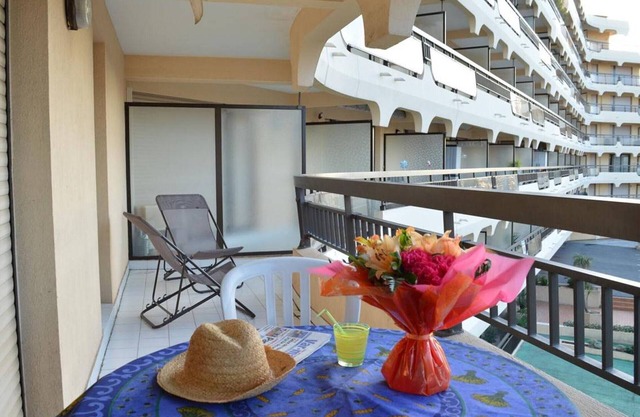 Beachfront 2-Room Apartment with Terrace in Fréjus, Sleeps 4