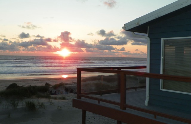 BEACHFRONT, AWESOME VIEWS & EASY BEACH ACCESS. 5 bedrooms, 4 baths. 2 Kitchens.