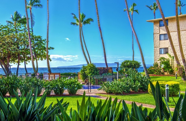 Beachfront condo in Maalaea - 2 Bedroom 2 Bath - Ground floor, AC!