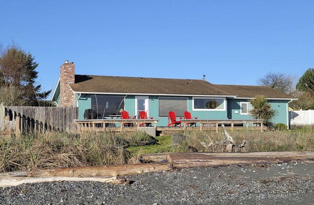Beachfront house overlooking Dungeness Bay with hot tub