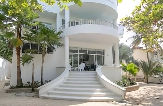 Beachfront Mangrove Cottage (Playa Blanca, San Antero)