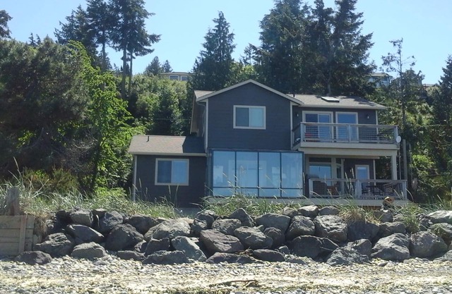 BEACHFRONT NEWER HOME W/SUNRM FACIN PROTECTION ISLAND@ Diamond Point