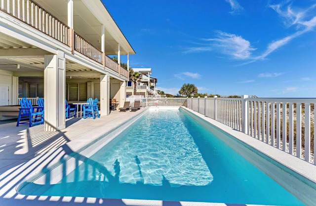 Beachfront, Private home, dog friendly, heated pool, 4 BR