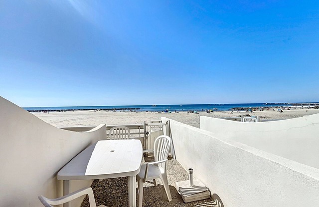 Beachfront Studio for 4 with Terrace, WiFi, and Direct Beach Access
