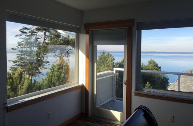 Beachfront Sunset Room 2 @ Banana Belt Dreams