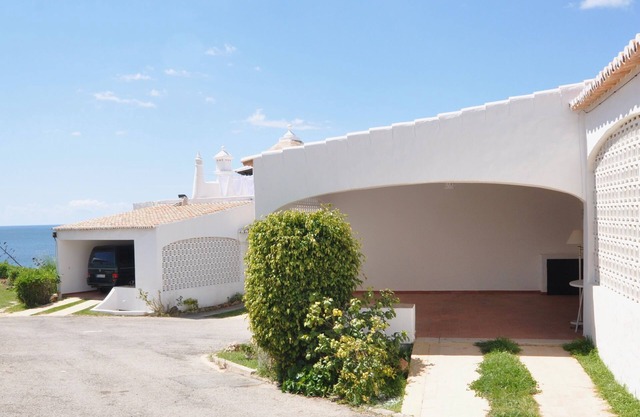 Beachhouse with Garden and Sea View - 40m to the Beach