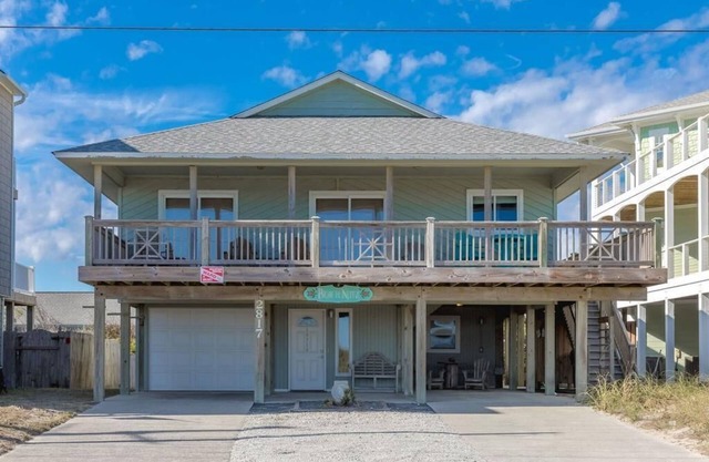 Beachnutz - Amazing Ocean Views from Covered Porch!