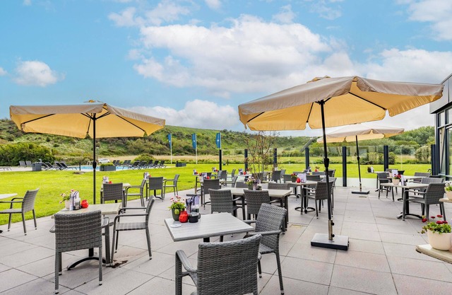 Beachside Break with Poolside Chill, Direct Shoreline Access & Bikes