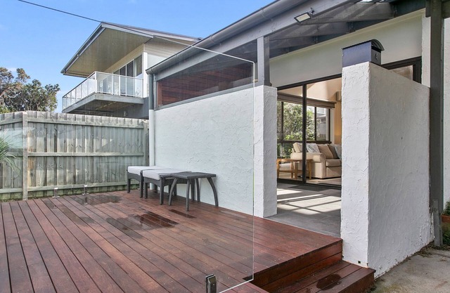 Beachside Villa - Free WIFI & Pets Welcome