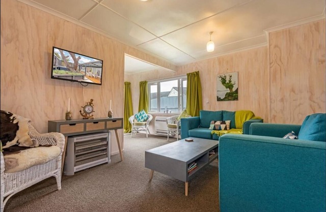 Beachy Bach - With Brand New Spa Pool!