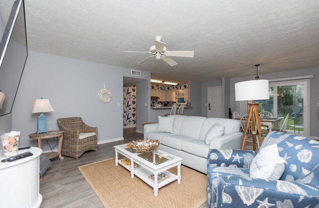 Beachy Getaway–Cozy, Clean & Equipped w/All Essentials! Relax, Enjoy & Refresh!