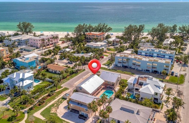Beachy Villa—Golf Cart Included!