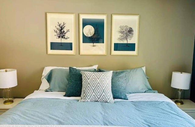 Bear Chase Bungalow - sleeps 6. Close to hiking, biking, golf and more!