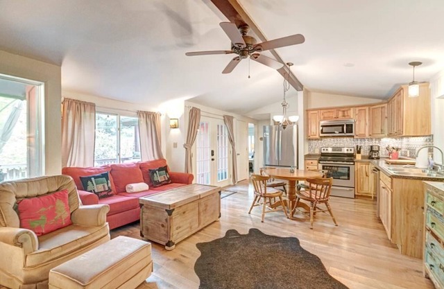 Bear Haven- NEW PROPERTY LISTING- Mountain House, Affordable, Pet Friendly, Seasonal Pool, Tennis.