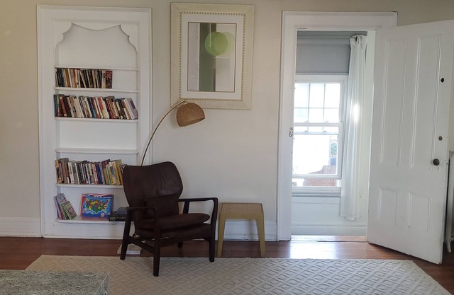 Beatiful & spacious Elmwood Village duplex! Over 1500 square foot of space!