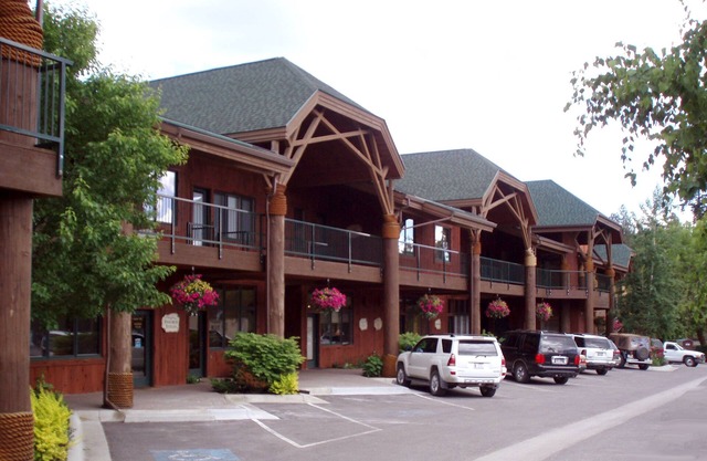 Beautiful 1-Bedroom Condo on the Swan River in Downtown Bigfork
