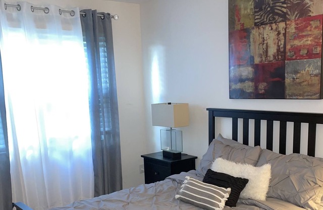 Beautiful 1 bedroom near everything!