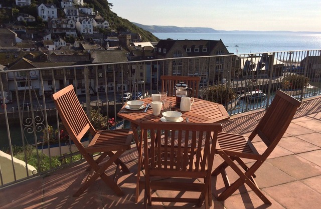 Beautiful 2 bed apartment, tastefully furnished with breathtaking views.