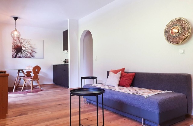 "Beautiful 2-bedroom apartment with balcony and free parking."
