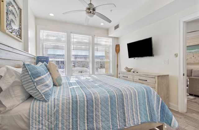 Beautiful 2 Bedroom Penthouse at the Residences