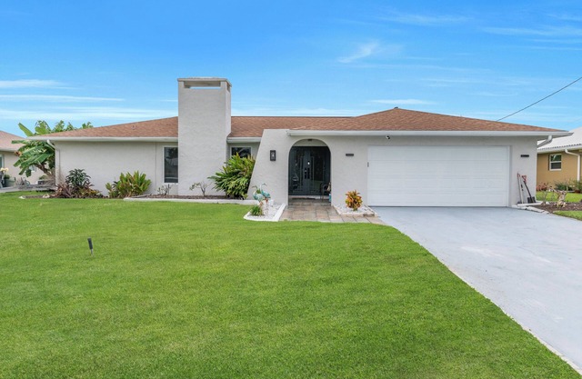 Beautiful 3-bedroom house with Gulf Access in Cape Coral