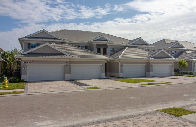 Beautiful 3BR 2BA Grand Coach at Antilles Close to Marco Island