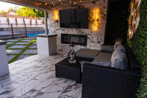 Beautiful and cozy family house pool and barbecue