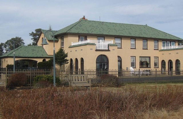 Beautiful and Spacious Ocean Front Spanish Villa Mansion