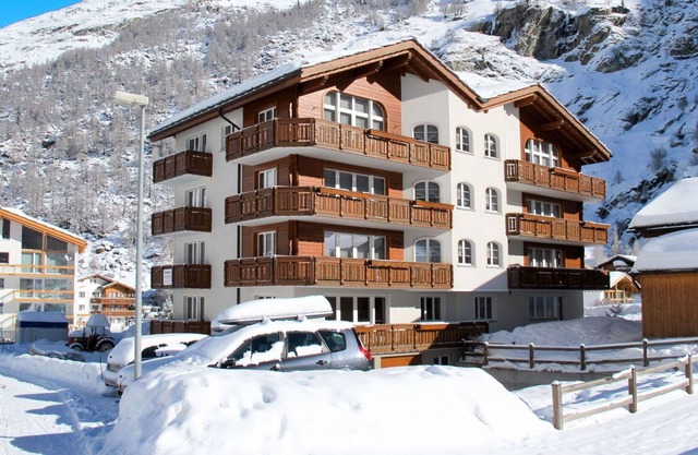 Beautiful apartment for 5 guests with WIFI, TV, balcony, pets allowed, panoramic view and parking