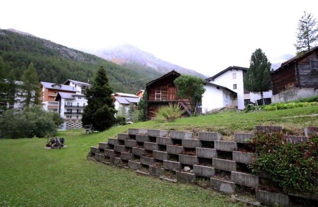 Beautiful apartment for 4 guests with WIFI, TV, balcony and pets allowed