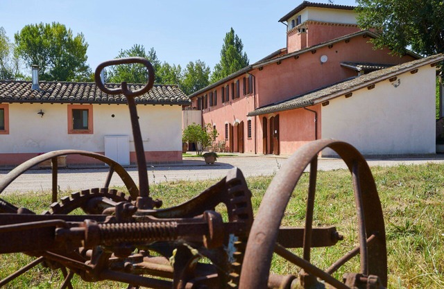 Beautiful apartment for 4 people with pool, WIFI, TV and pets allowed, close to Spoleto