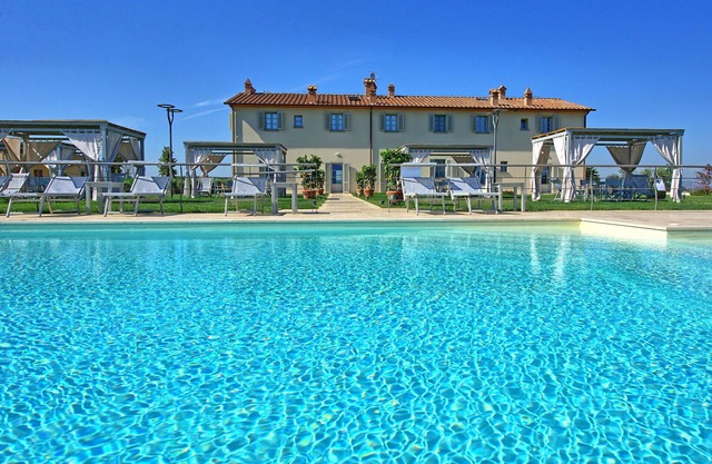 Beautiful apartment for 3 guests with A/C, WIFI, pool, TV and panoramic view