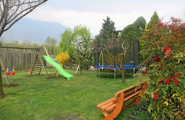 Beautiful apartment for 3 guests with A/C, pool, WIFI, TV, balcony, pets allowed and parking