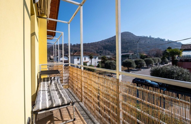 Beautiful apartment for 5 guests with WIFI, pool, TV, terrace and pets allowed