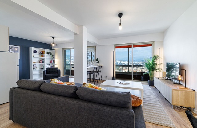 Beautiful apt - AC - Height of Nice