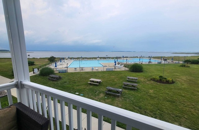Beautiful Bay Front Condo w/Private Pool - Close to Bethany Beach!