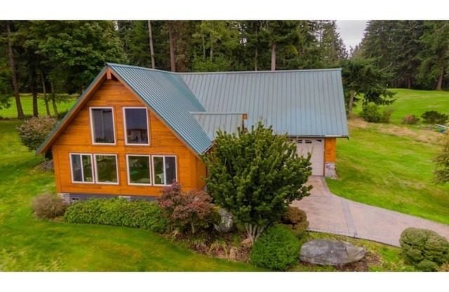 Beautiful Cabin on Hat Island in the Puget Sound