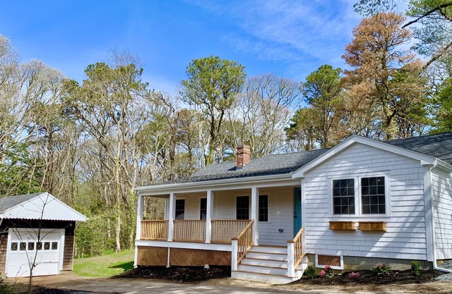 Beautiful cape cottage! Recently renovated from top to bottom